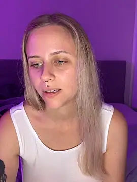 lunawolf21 online show from 10.13.25