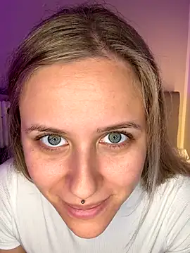 lunawolf21 online show from 10.23.25