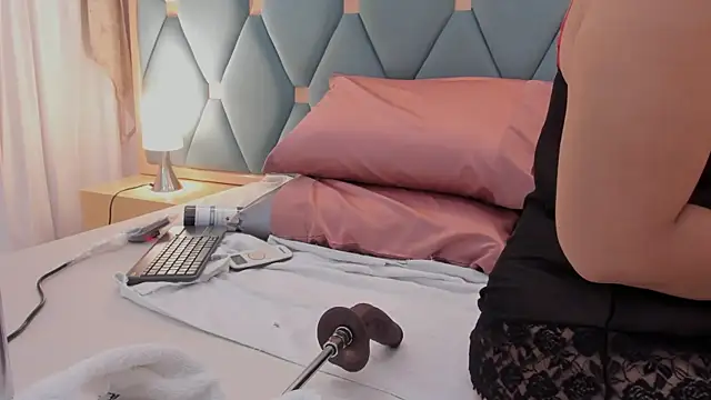 isabella walton online show from 02.20.26