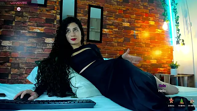 bella ponce1 online show from 12.24.24