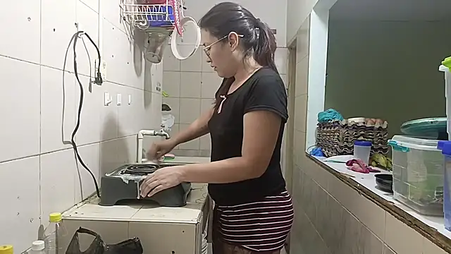 Snapshot of luxandracon23 chatting on 02.12.25 luxandracon23 online show from 02.12.25