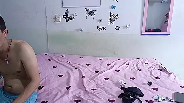 Snapshot of luxandracon23 chatting on 02.21.25 luxandracon23 online show from 02.21.25