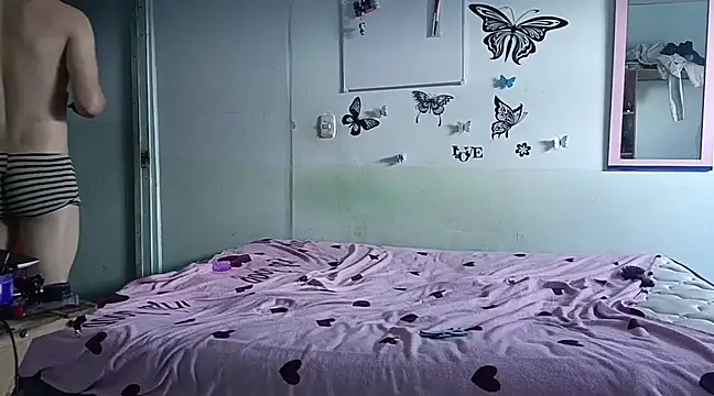 Snapshot of luxandracon23 chatting on 02.23.25 luxandracon23 online show from 02.23.25