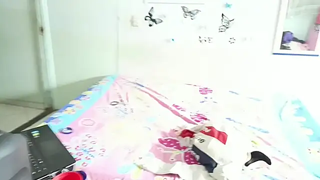 Snapshot of luxandracon23 chatting on 03.03.25 luxandracon23 online show from 03.03.25