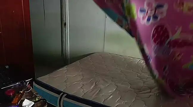 Snapshot of luxandracon23 chatting on 03.12.25 luxandracon23 online show from 03.12.25