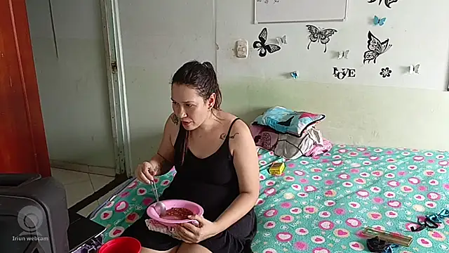 Snapshot of luxandracon23 chatting on 03.20.25 luxandracon23 online show from 03.20.25