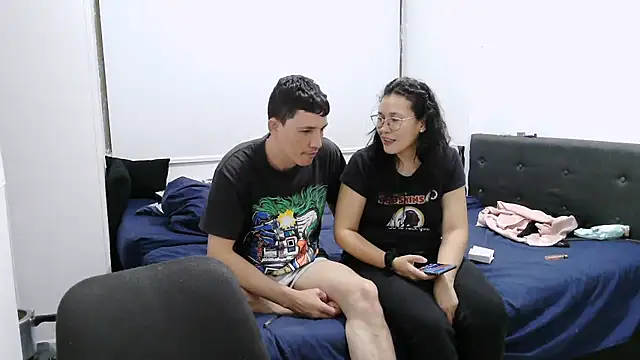 Snapshot of luxandracon23 chatting on 09.25.25 luxandracon23 online show from 09.25.25