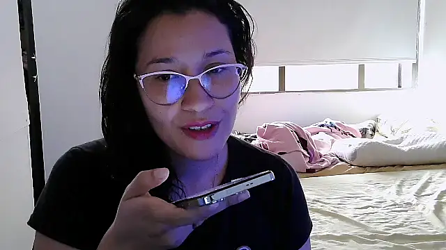 Snapshot of luxandracon23 chatting on 10.11.25 luxandracon23 online show from 10.11.25