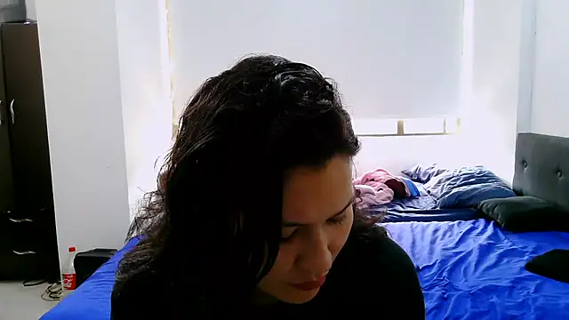 Snapshot of luxandracon23 chatting on 10.18.25 luxandracon23 online show from 10.18.25