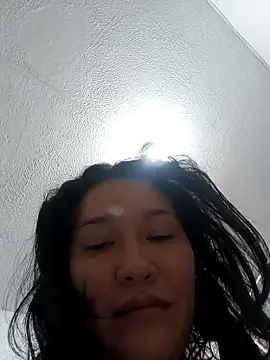 Snapshot of luxandracon23 chatting on 10.24.25 luxandracon23 online show from 10.24.25