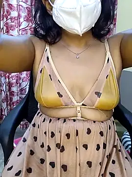 Snapshot of deslisexpriya chatting on 03.18.25 deslisexpriya online show from 03.18.25