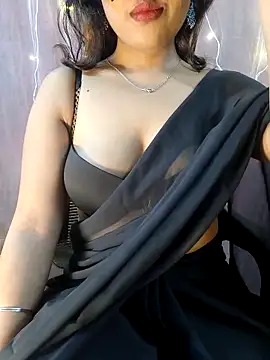 Snapshot of deslisexpriya chatting on 09.18.25 deslisexpriya online show from 09.18.25