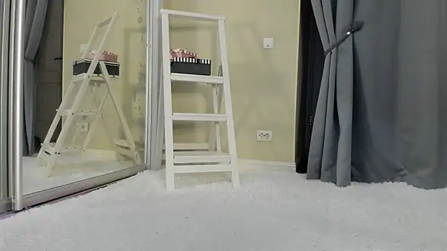 Snapshot of Baby_Jewel chatting on 10.02.25 Baby Jewel online show from 10.02.25