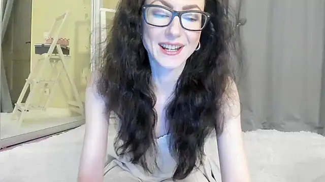 Snapshot of Baby_Jewel chatting on 10.04.25 Baby Jewel online show from 10.04.25