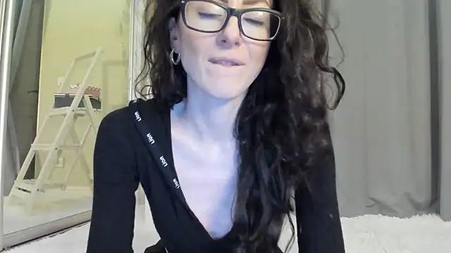 Snapshot of Baby_Jewel chatting on 10.12.25 Baby Jewel online show from 10.12.25