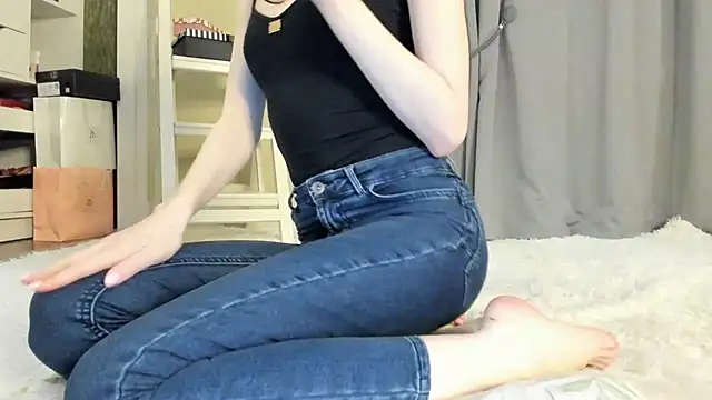 Snapshot of Baby_Jewel chatting on 10.19.25 Baby Jewel online show from 10.19.25