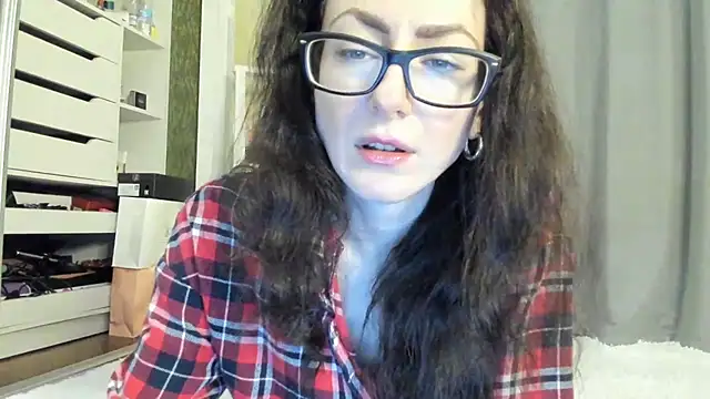 Snapshot of Baby_Jewel chatting on 10.22.25 Baby Jewel online show from 10.22.25