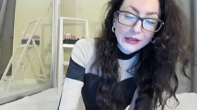 Snapshot of Baby_Jewel chatting on 10.25.25 Baby Jewel online show from 10.25.25