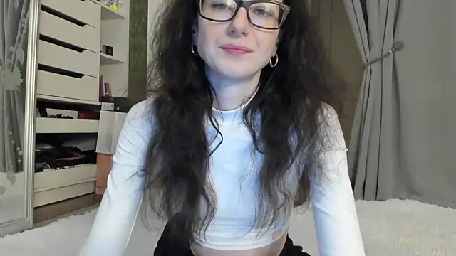 Snapshot of Baby_Jewel chatting on 11.06.25 Baby Jewel online show from 11.06.25