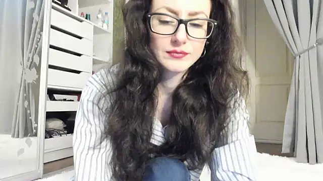 Snapshot of Baby_Jewel chatting on 11.09.25 Baby Jewel online show from 11.09.25