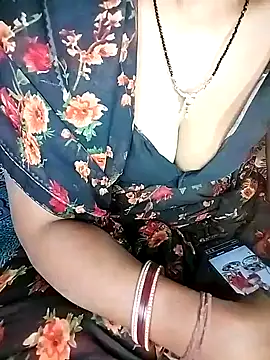 Snapshot of kumarigirl chatting on 10.27.25 kumarigirl online show from 10.27.25