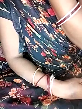 Snapshot of kumarigirl chatting on 10.28.25 kumarigirl online show from 10.28.25