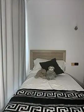 Snapshot of BabyGee chatting on 02.17.25 BabyGee online show from 02.17.25