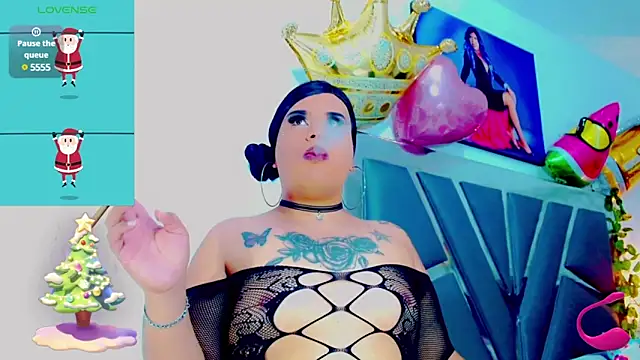 Snapshot of nauthyvalentina chatting on 12.20.24 nauthyvalentina online show from 12.20.24