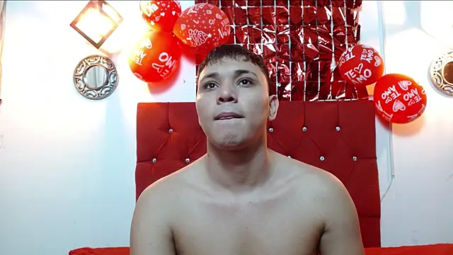 Snapshot of couple_lovelyds chatting on 02.20.25 couple lovelyds online show from 02.20.25