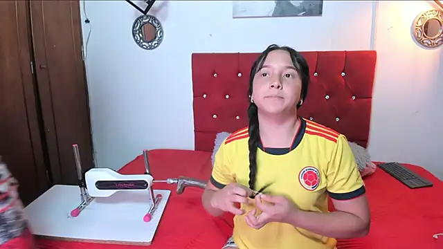 Snapshot of couple_lovelyds chatting on 03.06.25 couple lovelyds online show from 03.06.25