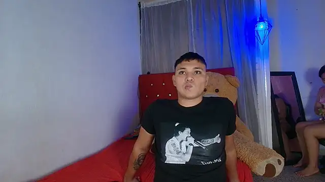 Snapshot of couple_lovelyds chatting on 09.30.25 couple lovelyds online show from 09.30.25