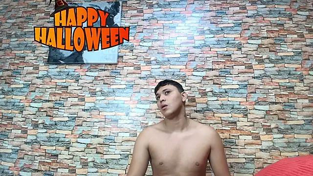 Snapshot of couple_lovelyds chatting on 10.31.25 couple lovelyds online show from 10.31.25