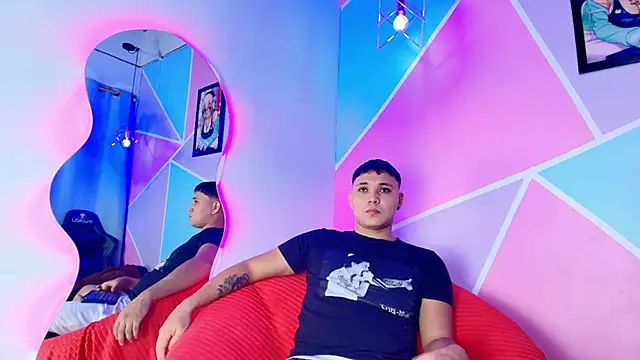 Snapshot of couple_lovelyds chatting on 11.06.25 couple lovelyds online show from 11.06.25