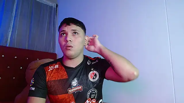 Snapshot of couple_lovelyds chatting on 11.07.25 couple lovelyds online show from 11.07.25