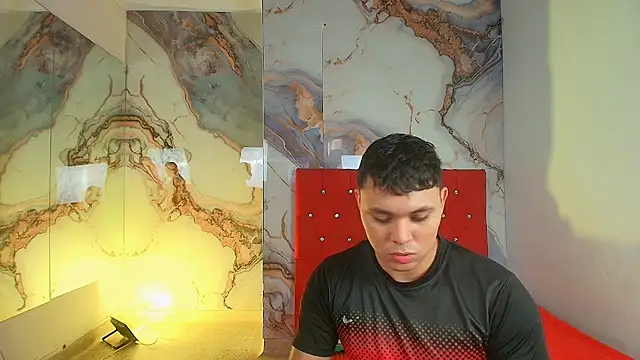 Snapshot of couple_lovelyds chatting on 12.13.25 couple lovelyds online show from 12.13.25