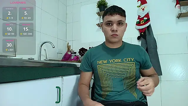 Snapshot of couple_lovelyds chatting on 01.13.26 couple lovelyds online show from 01.13.26