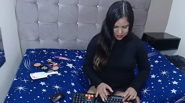 Snapshot of stephanieross202cl chatting on 01.07.25 stephanieross202cl online show from 01.07.25