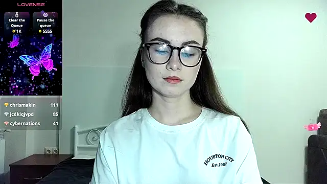 AminaLuxuryy online show from 12.09.24