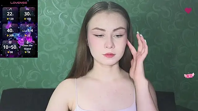 AminaLuxuryy online show from 12.22.24