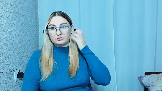 Snapshot of JaneLaJewel chatting on 10.26.25 JaneLaJewel online show from 10.26.25