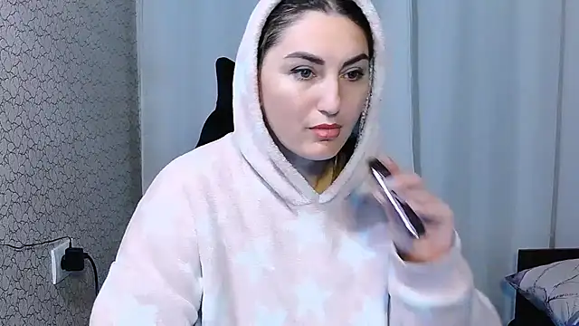 Snapshot of JaneLaJewel chatting on 10.30.25 JaneLaJewel online show from 10.30.25