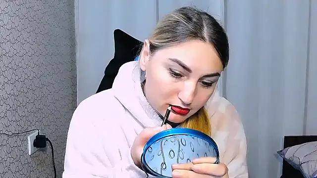 Snapshot of JaneLaJewel chatting on 10.30.25 JaneLaJewel online show from 10.30.25