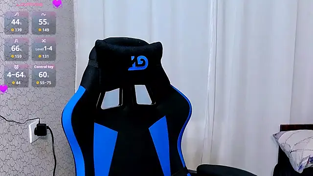 Snapshot of JaneLaJewel chatting on 11.07.25 JaneLaJewel online show from 11.07.25