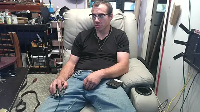 ScubaStevex online show from 11.04.25