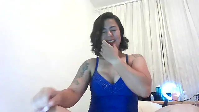 LauraBernardes22 online show from 03.08.25