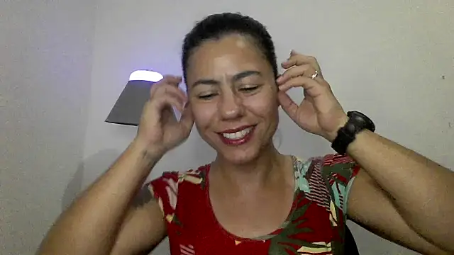 LauraBernardes22 online show from 03.17.25