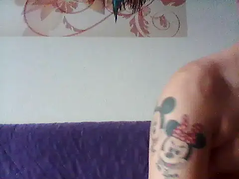 Snapshot of ich411983 chatting on 04.13.26 ich411983 online show from 04.13.26