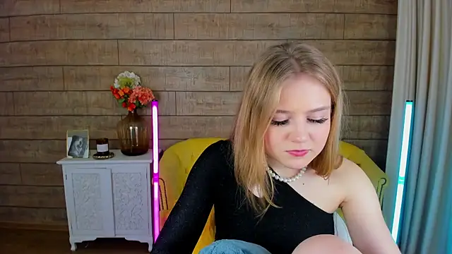 SelinSwarovski online show from 02.04.25