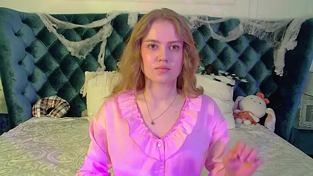 SelinSwarovski online show from 10.30.25