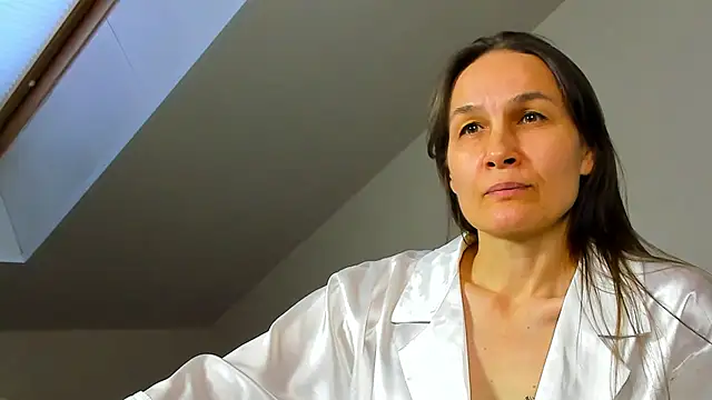 Lillian White online show from 02.01.25